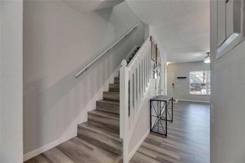 Townhouse in Brandon, Florida 2 bedrooms, 103.12 sq.m. № 1901482 - photo 12
