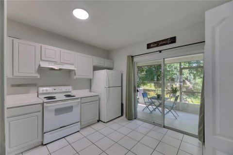 Townhouse in Brandon, Florida 2 bedrooms, 103.12 sq.m. № 1901482 - photo 9