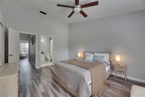 Townhouse in Brandon, Florida 2 bedrooms, 103.12 sq.m. № 1901482 - photo 13