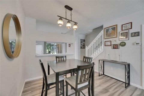 Townhouse in Brandon, Florida 2 bedrooms, 103.12 sq.m. № 1901482 - photo 7