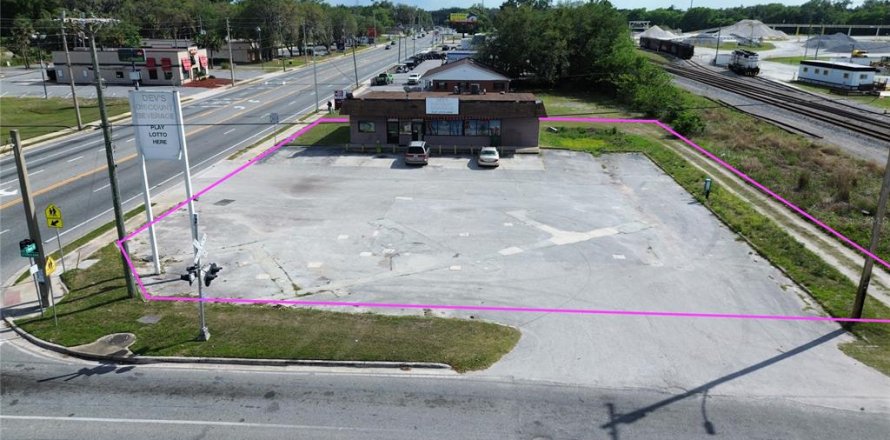 Immobilier commercial à Wildwood, Floride 249.35 m2 № 2406599