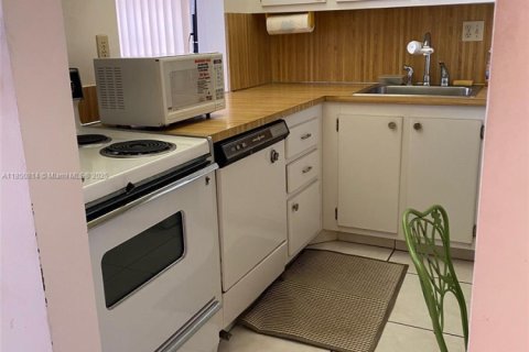 Appartement à louer à North Miami Beach, Floride: 1 chambre, 67.08 m2 № 1866982 - photo 10