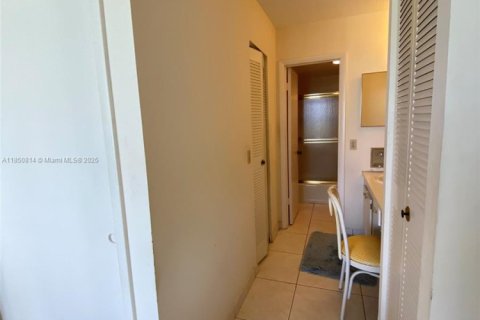 Appartement à louer à North Miami Beach, Floride: 1 chambre, 67.08 m2 № 1866982 - photo 21
