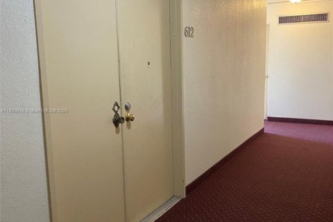 Appartement à louer à North Miami Beach, Floride: 1 chambre, 67.08 m2 № 1866982 - photo 6