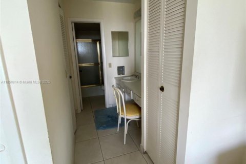 Appartement à louer à North Miami Beach, Floride: 1 chambre, 67.08 m2 № 1866982 - photo 19