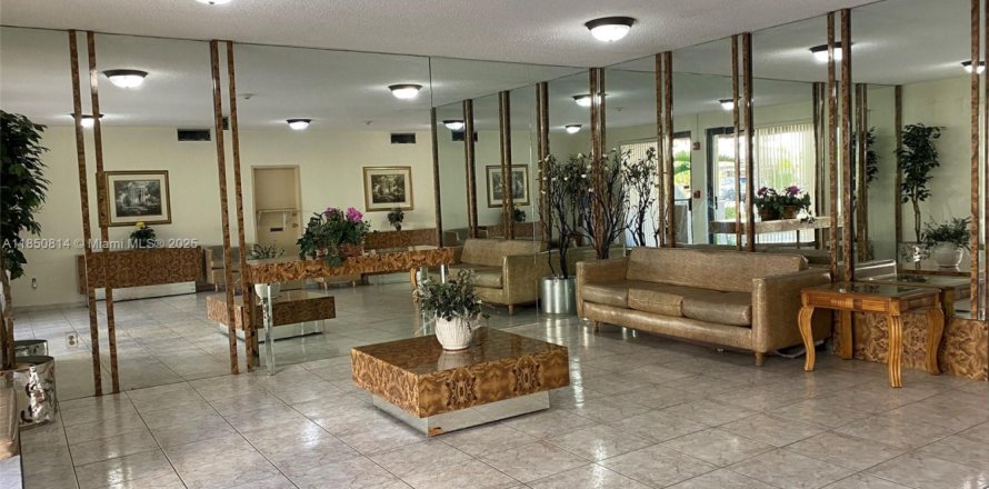 Appartement à North Miami Beach, Floride 1 chambre, 67.08 m2 № 1866982