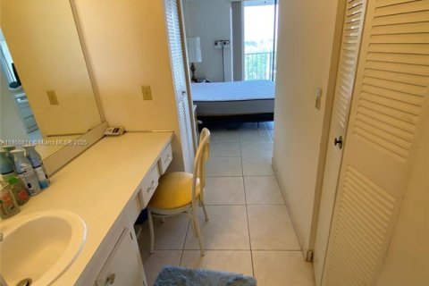 Appartement à louer à North Miami Beach, Floride: 1 chambre, 67.08 m2 № 1866982 - photo 23