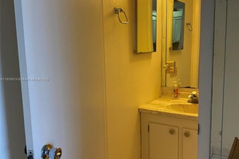 Appartement à louer à North Miami Beach, Floride: 1 chambre, 67.08 m2 № 1866982 - photo 11