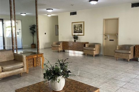 Appartement à louer à North Miami Beach, Floride: 1 chambre, 67.08 m2 № 1866982 - photo 3