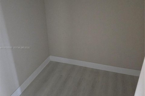 Купить виллу или дом в Хомстед, Флорида 4 спальни, 258.27м2, № 1991306 - фото 22