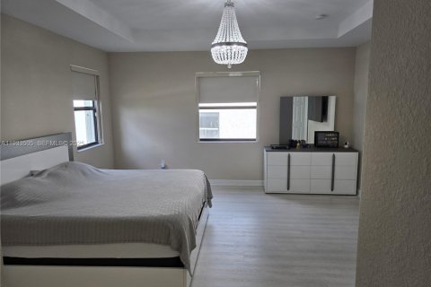 Купить виллу или дом в Хомстед, Флорида 4 спальни, 258.27м2, № 1991306 - фото 19