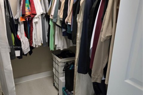 Купить виллу или дом в Хомстед, Флорида 4 спальни, 258.27м2, № 1991306 - фото 23