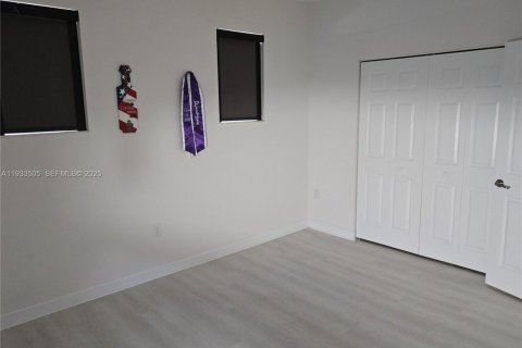 Купить виллу или дом в Хомстед, Флорида 4 спальни, 258.27м2, № 1991306 - фото 16