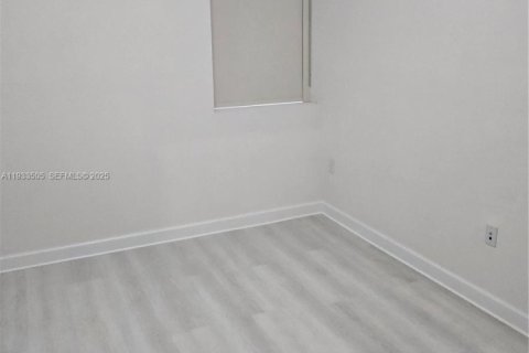 Купить виллу или дом в Хомстед, Флорида 4 спальни, 258.27м2, № 1991306 - фото 17