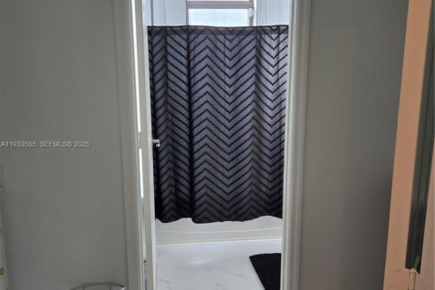 Купить виллу или дом в Хомстед, Флорида 4 спальни, 258.27м2, № 1991306 - фото 13