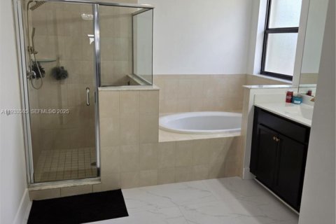 Купить виллу или дом в Хомстед, Флорида 4 спальни, 258.27м2, № 1991306 - фото 25