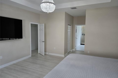 Купить виллу или дом в Хомстед, Флорида 4 спальни, 258.27м2, № 1991306 - фото 21