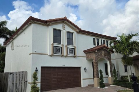 Купить виллу или дом в Хомстед, Флорида 4 спальни, 258.27м2, № 1991306 - фото 2