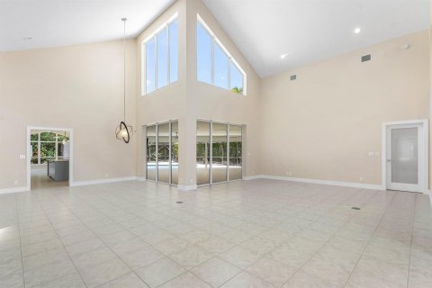 House in Palm Beach Gardens, Florida 4 bedrooms, 293.48 sq.m. № 2190222 - photo 6