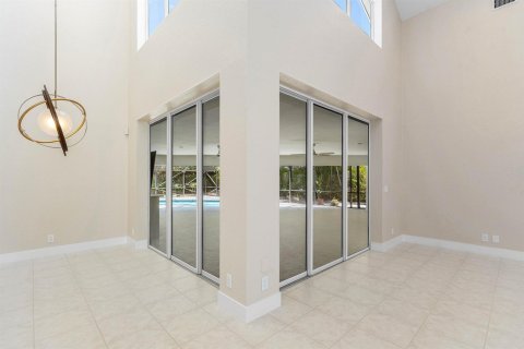 House in Palm Beach Gardens, Florida 4 bedrooms, 293.48 sq.m. № 2190222 - photo 9