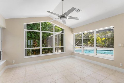 House in Palm Beach Gardens, Florida 4 bedrooms, 293.48 sq.m. № 2190222 - photo 16