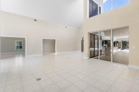 House in Palm Beach Gardens, Florida 4 bedrooms, 293.48 sq.m. № 2190222 - photo 8