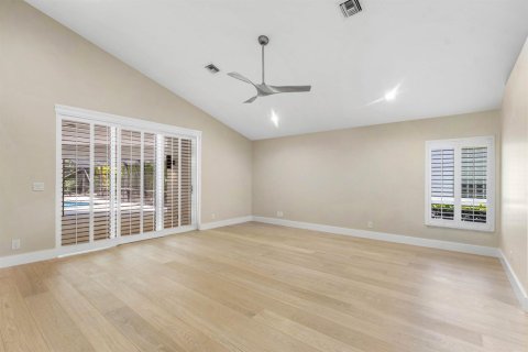 House in Palm Beach Gardens, Florida 4 bedrooms, 293.48 sq.m. № 2190222 - photo 19