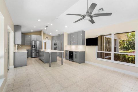 House in Palm Beach Gardens, Florida 4 bedrooms, 293.48 sq.m. № 2190222 - photo 18