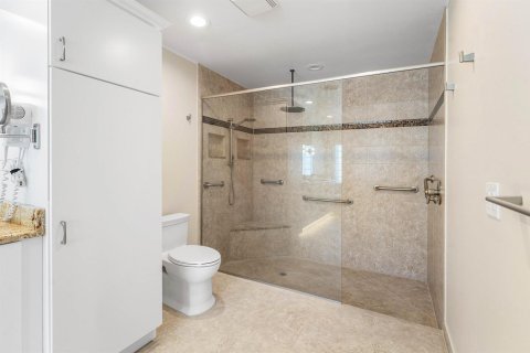 House in Palm Beach Gardens, Florida 4 bedrooms, 293.48 sq.m. № 2190222 - photo 24