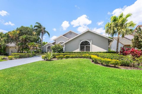 House in Palm Beach Gardens, Florida 4 bedrooms, 293.48 sq.m. № 2190222 - photo 3