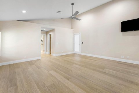 House in Palm Beach Gardens, Florida 4 bedrooms, 293.48 sq.m. № 2190222 - photo 22