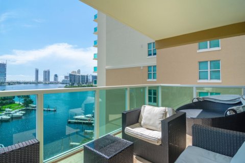 Condominio en alquiler en Aventura, Florida, 3 dormitorios, 176.51 m2 № 1973820 - foto 13
