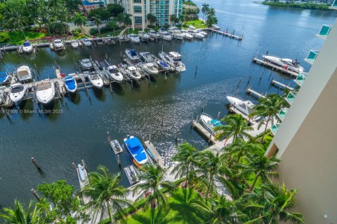 Condominio en alquiler en Aventura, Florida, 3 dormitorios, 176.51 m2 № 1973820 - foto 14