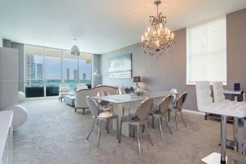 Condominio en alquiler en Aventura, Florida, 3 dormitorios, 176.51 m2 № 1973820 - foto 2