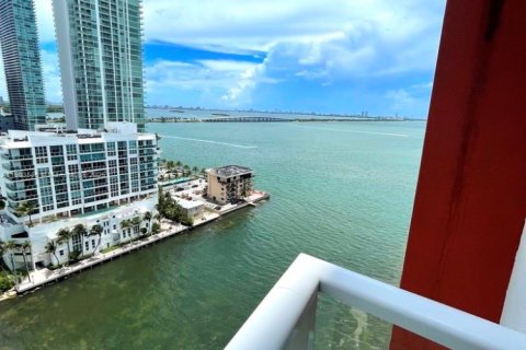 Condo in Miami, Florida, 1 bedroom  № 1956040 - photo 17