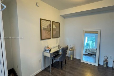 Condo in Miami, Florida, 1 bedroom  № 1956040 - photo 18