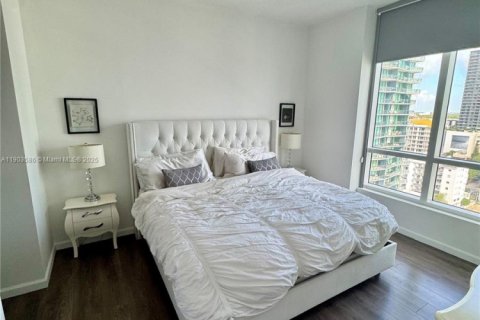 Condo in Miami, Florida, 1 bedroom  № 1956040 - photo 11