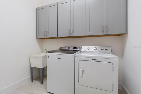 House in Palmetto, Florida 3 bedrooms, 215.44 sq.m. № 1717048 - photo 21