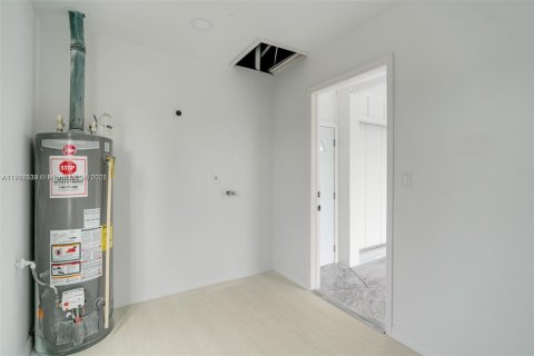 Villa ou maison à vendre à Port Charlotte, Floride: 2 chambres № 1975005 - photo 18