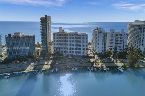 Copropriété à vendre à Miami Beach, Floride: 2 chambres, 89.56 m2 № 1865426 - photo 26
