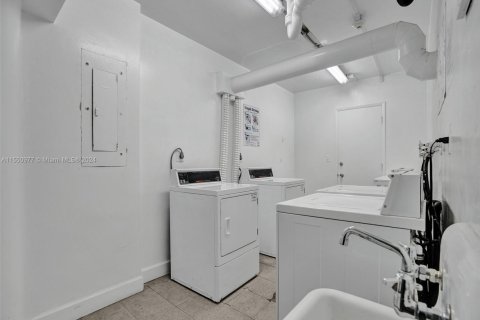 Copropriété à vendre à Miami Beach, Floride: 2 chambres, 89.56 m2 № 1865426 - photo 24