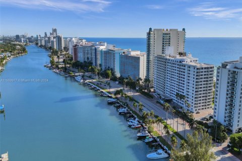 Copropriété à vendre à Miami Beach, Floride: 2 chambres, 89.56 m2 № 1865426 - photo 28