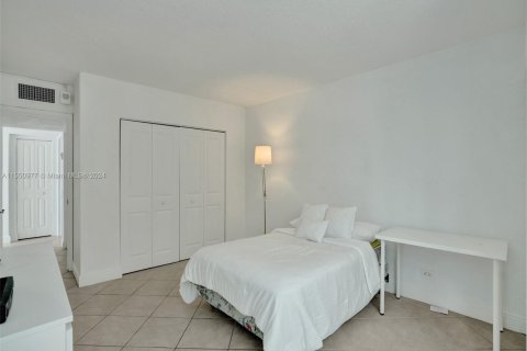 Copropriété à vendre à Miami Beach, Floride: 2 chambres, 89.56 m2 № 1865426 - photo 22