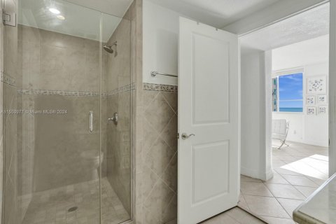 Copropriété à vendre à Miami Beach, Floride: 2 chambres, 89.56 m2 № 1865426 - photo 18