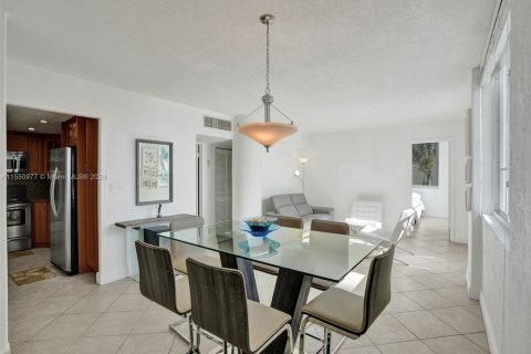 Copropriété à vendre à Miami Beach, Floride: 2 chambres, 89.56 m2 № 1865426 - photo 6