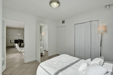 Copropriété à vendre à Miami Beach, Floride: 2 chambres, 89.56 m2 № 1865426 - photo 15