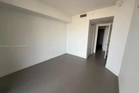 Condominio en alquiler en Miami, Florida, 1 dormitorio, 78.97 m2 № 2168520 - foto 27