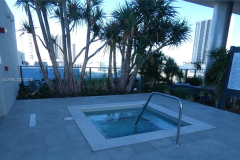 Condominio en alquiler en Miami, Florida, 1 dormitorio, 78.97 m2 № 2168520 - foto 7