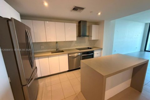 Condominio en alquiler en Miami, Florida, 1 dormitorio, 78.97 m2 № 2168520 - foto 13