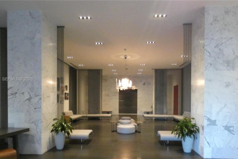 Condominio en alquiler en Miami, Florida, 1 dormitorio, 78.97 m2 № 2168520 - foto 10